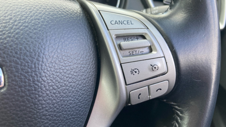 Nissan Qashqai 1.5 dCi N-Connecta 5dr Diesel Hatchback